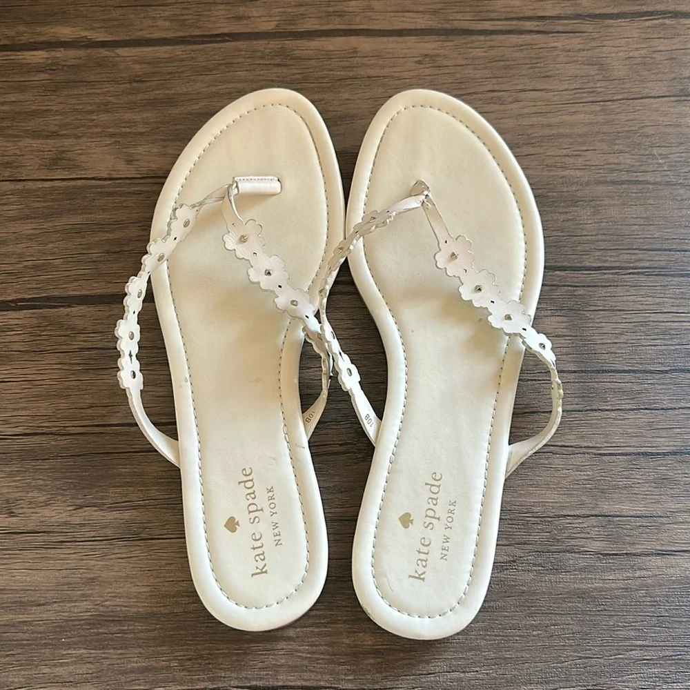 Kate Spade surprise Daisy field sandal